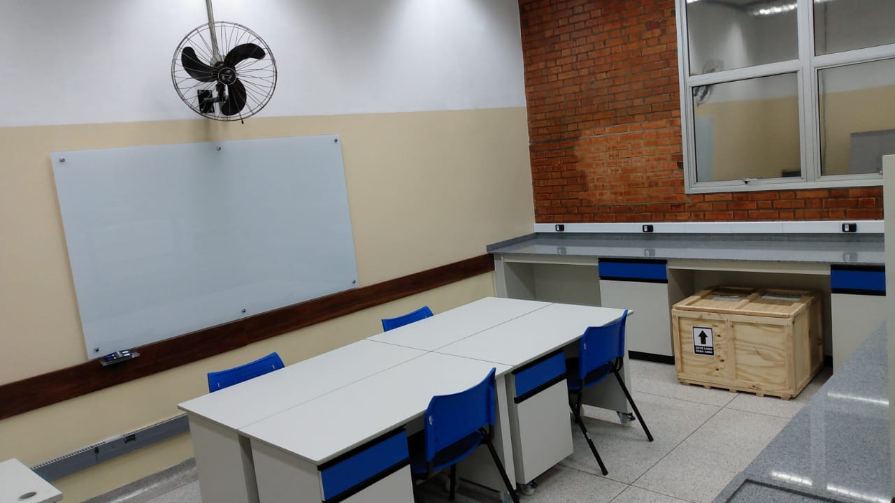 Lab bancada movel